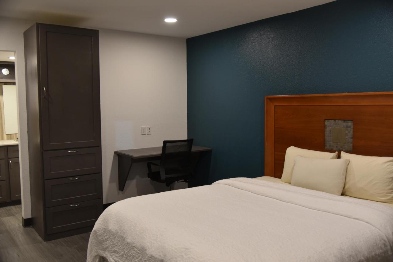 Town Place Studio Apartment Snyder Exterior photo