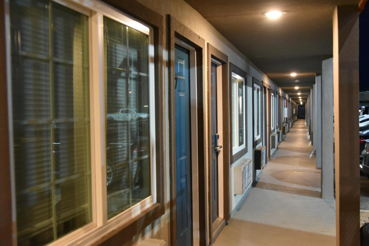 Town Place Studio Apartment Snyder Exterior photo