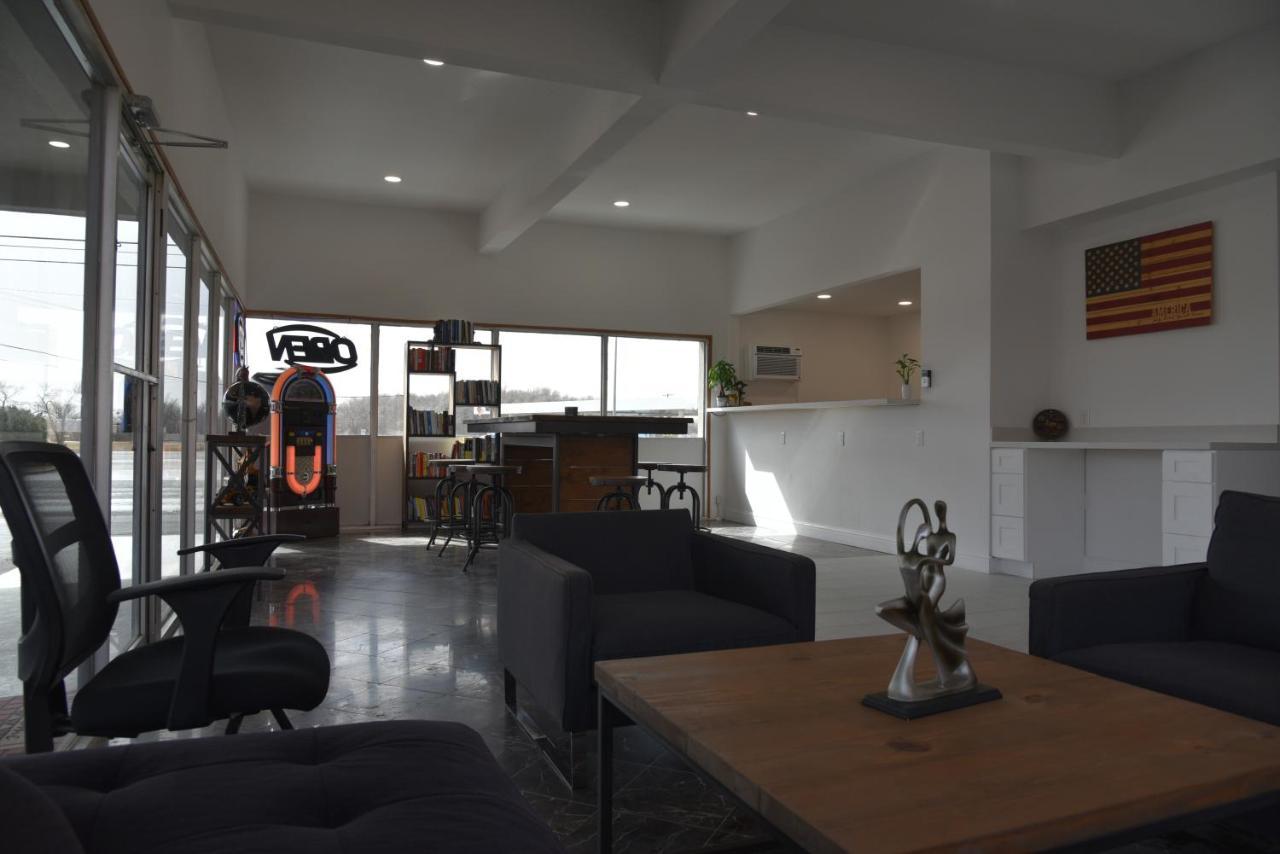 Town Place Studio Apartment Snyder Exterior photo